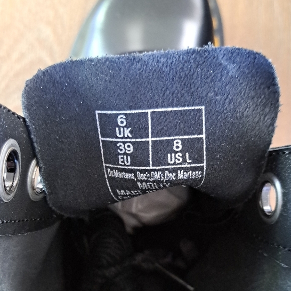 Dr. Martens Molly Women's Leather Platform Boots - Color: Black - Size: 8 - Picture 9 of 9